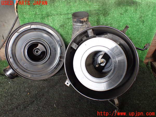 1UPJ-21822560]ランクル70系(BJ73V)エアクリーナーボックス 中古_m0005.jpg
