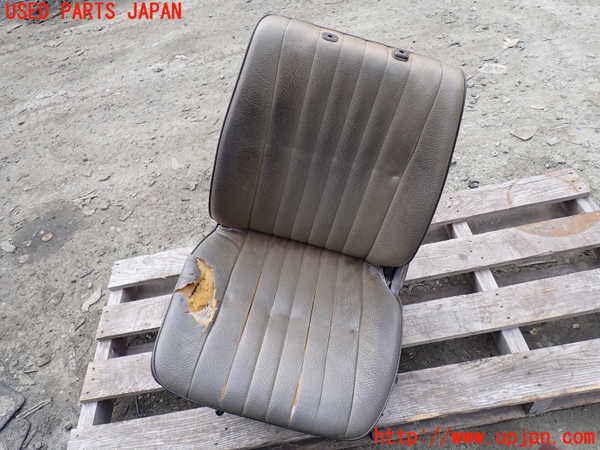 1UPJ-21827035]ランクル70系(BJ73V)運転席シート ジャンク部品取り_m0001.jpg