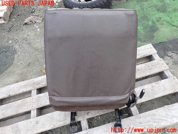 1UPJ-21827065]ランクル70系(BJ73V)助手席シート 中古_m0004.jpg