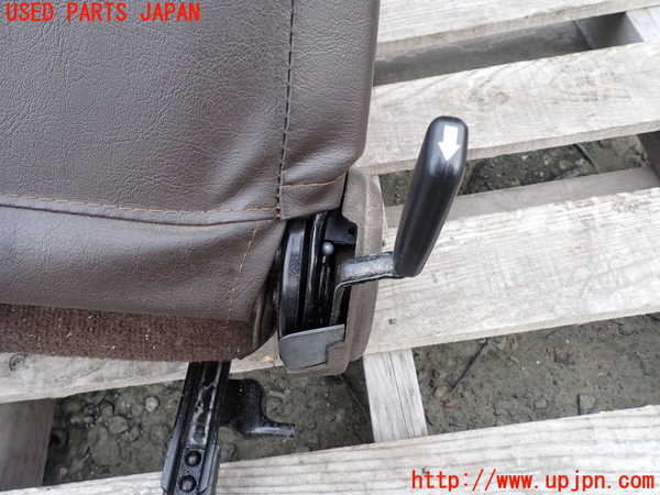 1UPJ-21827065]ランクル70系(BJ73V)助手席シート 中古_m0005.jpg