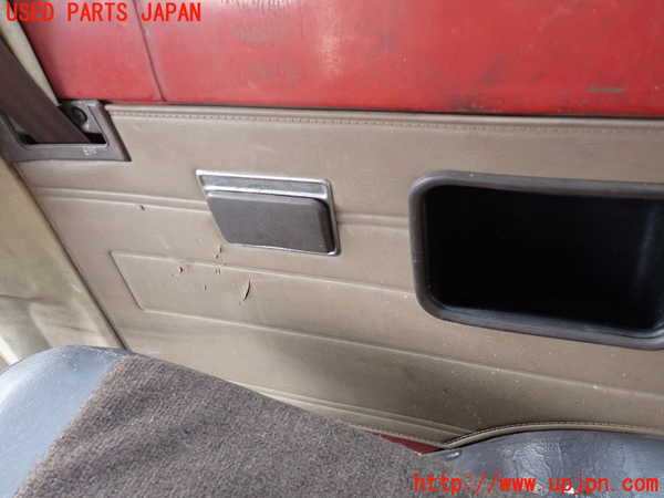 1UPJ-21827675]ランクル70系(BJ73V)右リアピラートリム 中古_m0002.jpg