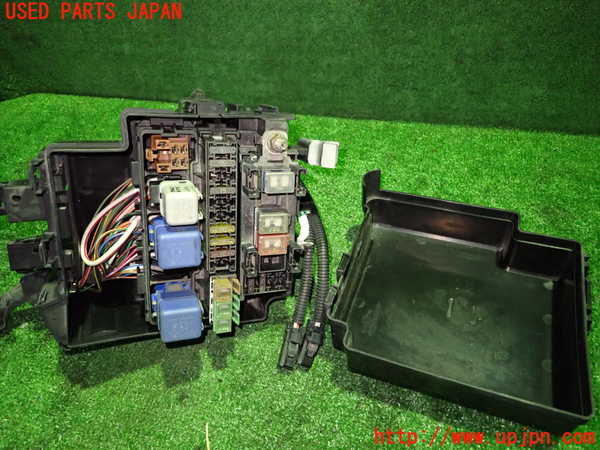 5UPJ-21836741]シルビア(S14)ヒューズボックス1 中古_m0005.jpg