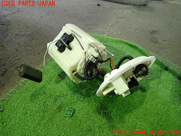 5UPJ-21852510]ベンツ CLA180 シューティングブレーク X117(117942)燃料ポンプ 中古_m0002.jpg