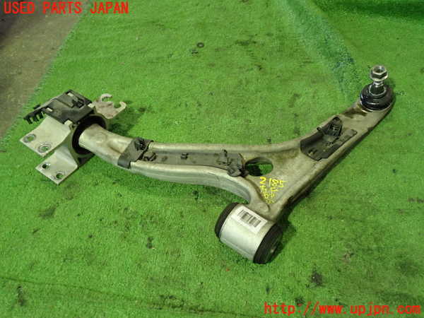 5UPJ-21855186]ベンツ CLA180 シューティングブレーク X117(117942)左フロントロアアーム1 中古_m0001.jpg
