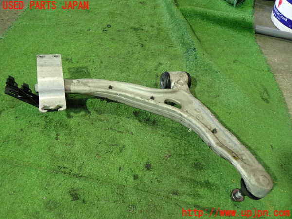 5UPJ-21855186]ベンツ CLA180 シューティングブレーク X117(117942)左フロントロアアーム1 中古_m0002.jpg