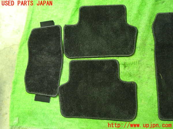 1UPJ-21857800]ベンツ CLA180 シューティングブレーク X117(117942)フロアマット 中古_m0004.jpg