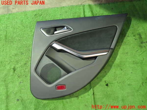 5UPJ-21851294]ベンツ CLA180 シューティングブレーク X117(117942)右後ドア内張り 中古_m0001.jpg