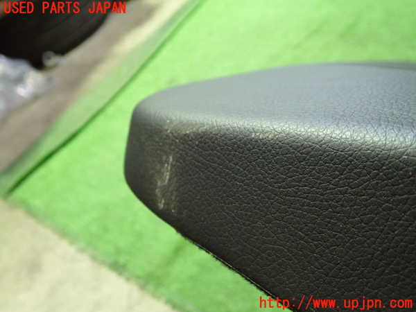 5UPJ-21851294]ベンツ CLA180 シューティングブレーク X117(117942)右後ドア内張り 中古_m0002.jpg