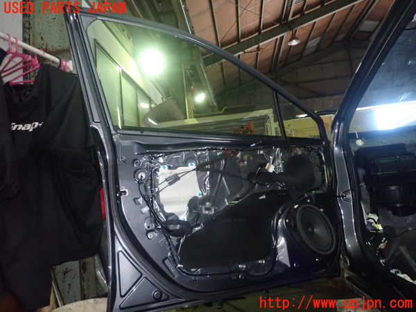 5UPJ-21861260]インプレッサ スポーツ(GT7)左前ドア CENTRAL M2E4 中古_m0002.jpg