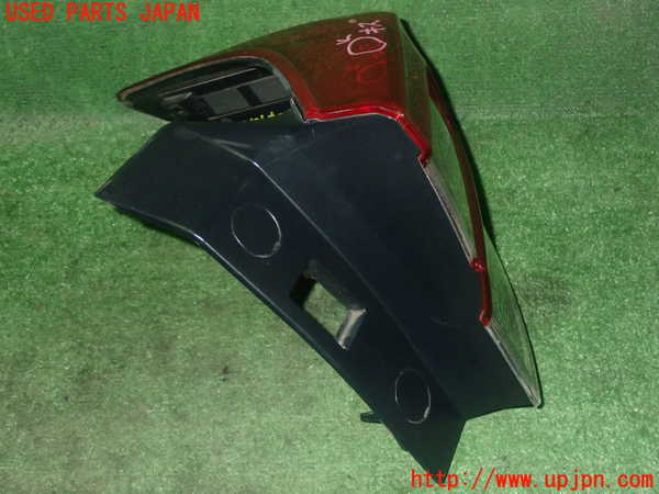 5UPJ-21861530]インプレッサ スポーツ(GT7)右テールランプ 中古_m0002.jpg
