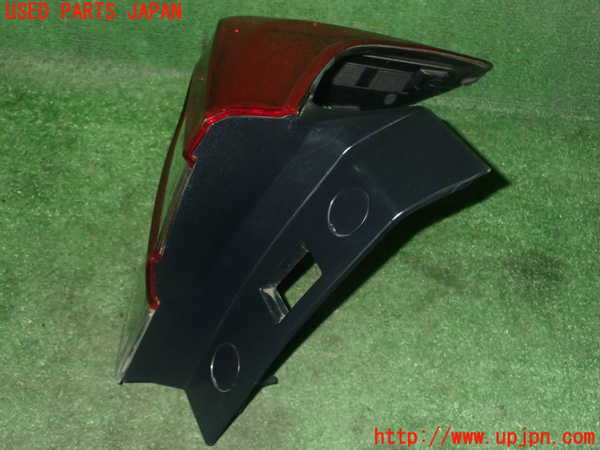 5UPJ-21861536]インプレッサ スポーツ(GT7)左テールランプ 中古_m0002.jpg