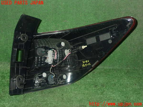 5UPJ-21861536]インプレッサ スポーツ(GT7)左テールランプ 中古_m0003.jpg
