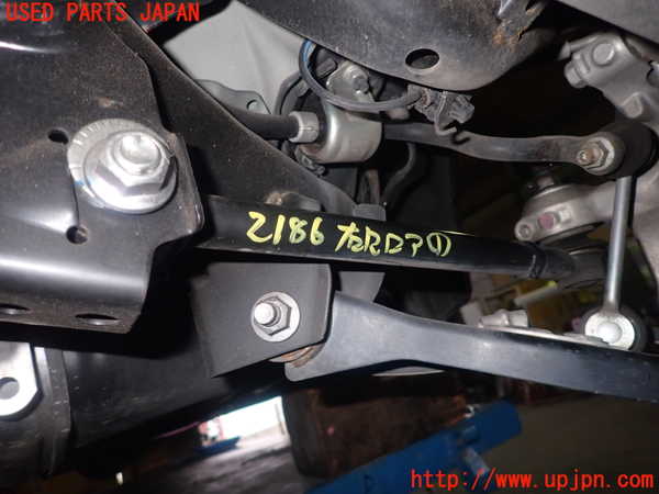 5UPJ-21865200]インプレッサ スポーツ(GT7)右リアロアアーム1 中古_m0001.jpg