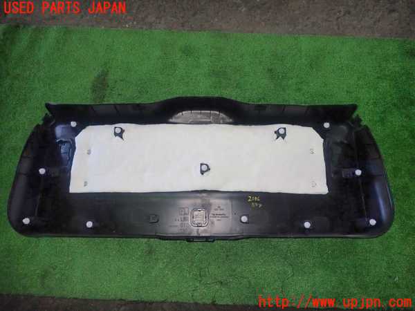 5UPJ-21861578]インプレッサ スポーツ(GT7)バックドア内張り 中古_m0002.jpg