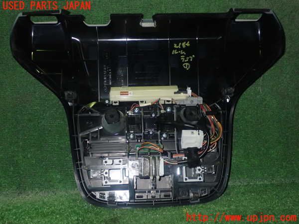 5UPJ-21866411]インプレッサ スポーツ(GT7)ルームランプ1 (1列目) 中古_m0002.jpg