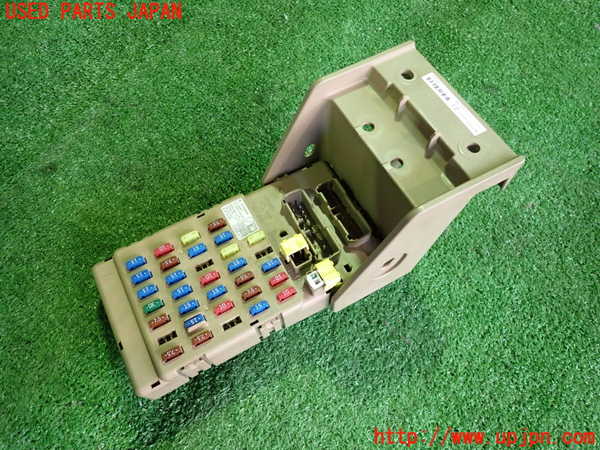 5UPJ-21876741]インプレッサ WRX-STi(GRB)ヒューズボックス1 中古_m0001.jpg