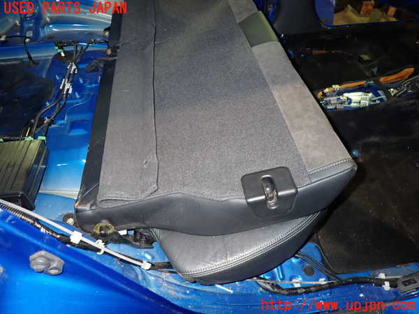 5UPJ-21877385]インプレッサ WRX-STi(GRB)リアシート 中古_m0005.jpg