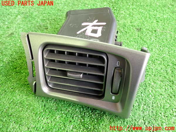 5UPJ-21877527]インプレッサ WRX-STi(GRB)エアコン吹き出し口2 (右) 中古_m0001.jpg