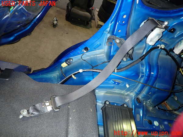 5UPJ-21877155]インプレッサ WRX-STi(GRB)右2列目シートベルト 中古_m0001.jpg