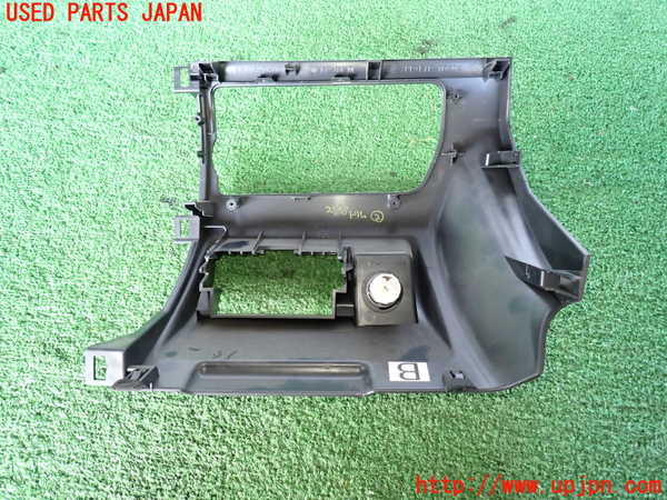 2UPJ-21887692]ハイエースバン200系(TRH200V)内装トリム類2 中古_m0003.jpg