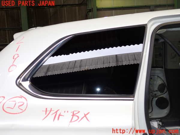 2UPJ-21901380]アウトランダーPHEV(GG3W)右クォーターガラス 中古(43R-007953 M2L3)_m0001.jpg