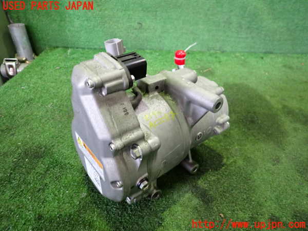 2UPJ-21906025]アウトランダーPHEV(GG3W)エアコンコンプレッサー 中古_m0001.jpg