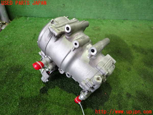 2UPJ-21906025]アウトランダーPHEV(GG3W)エアコンコンプレッサー 中古_m0002.jpg