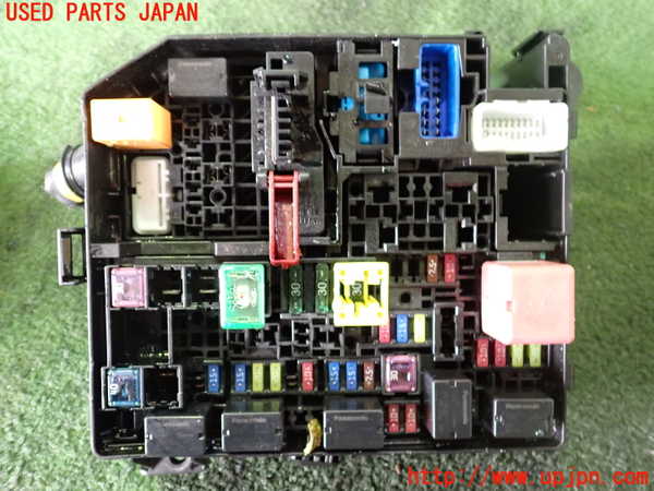 2UPJ-21906741]アウトランダーPHEV(GG3W)ヒューズボックス1 中古_m0004.jpg