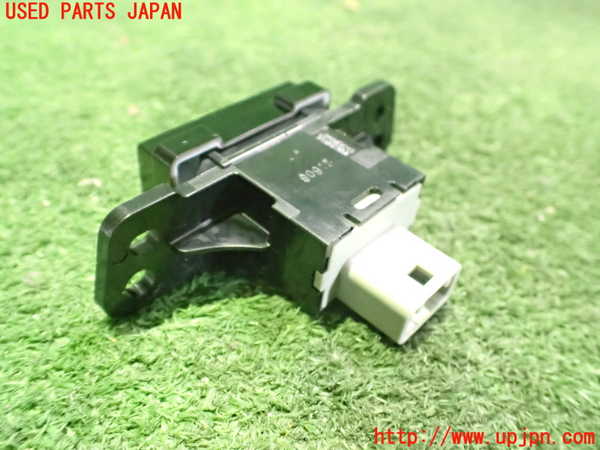 2UPJ-21906290]アウトランダーPHEV(GG3W)ハザードスイッチ 中古_m0002.jpg