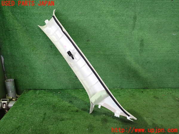 2UPJ-21907655]アウトランダーPHEV(GG3W)右フロントピラートリム 中古_m0002.jpg