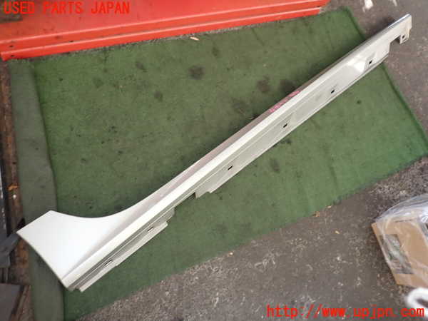 2UPJ-21911390]アウディ・A7 スポーツバック(4GCREC)右サイドステップ 中古_m0001.jpg