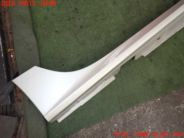 2UPJ-21911390]アウディ・A7 スポーツバック(4GCREC)右サイドステップ 中古_m0004.jpg