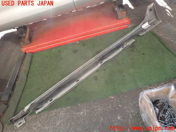 2UPJ-21911390]アウディ・A7 スポーツバック(4GCREC)右サイドステップ 中古_m0005.jpg