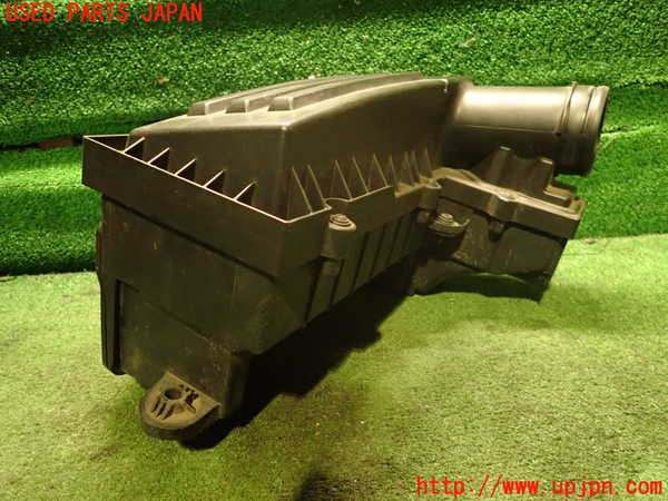 2UPJ-21922560]VW シロッコ(13CAV)エアクリーナーボックス 中古_m0004.jpg