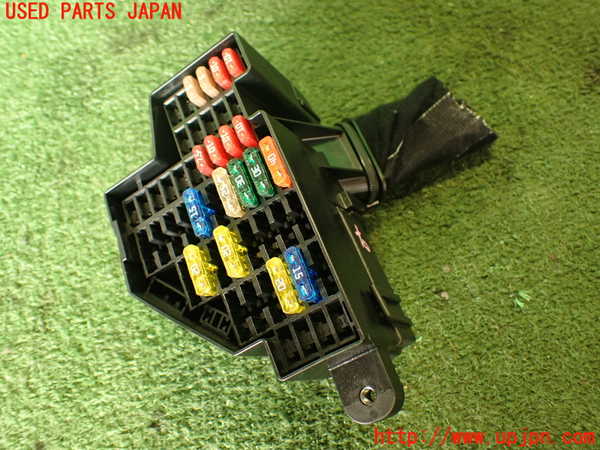 2UPJ-21926742]VW シロッコ(13CAV)ヒューズボックス2 中古_m0001.jpg