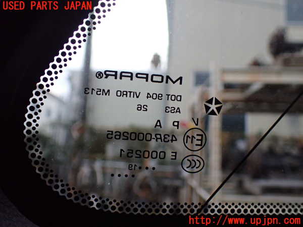 5UPJ-21941382]ジープグランドチェロキー(WK36P)左クォーターガラス MOPAR M513 中古_m0002.jpg