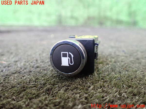 5UPJ-21946308]ジープグランドチェロキー(WK36P)スイッチ3 (フューエルオープナー) 中古_m0001.jpg