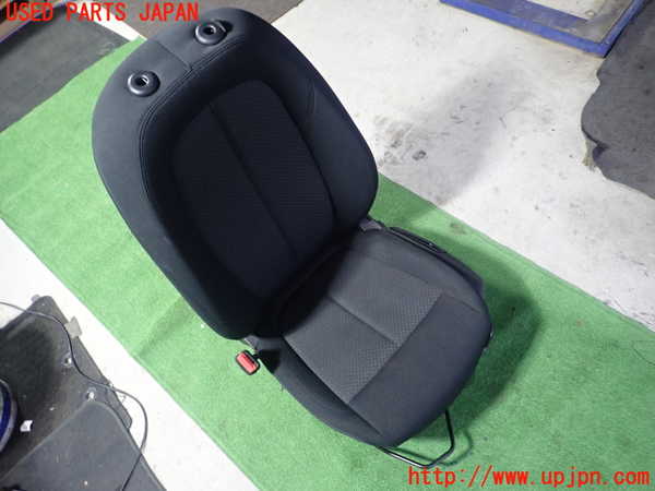5UPJ-21957065]BMW 218i アクティブツアラー(6S15 F45)助手席シート 中古_m0001.jpg
