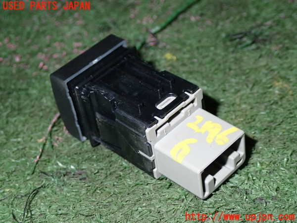 5UPJ-21966311]プリウス(ZVW60)スイッチ6 (AC 100V) 中古_m0003.jpg