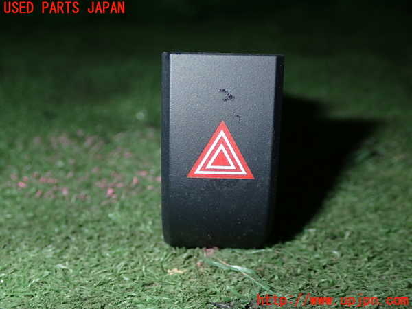 5UPJ-21966290]プリウス(ZVW60)ハザードスイッチ 中古_m0001.jpg