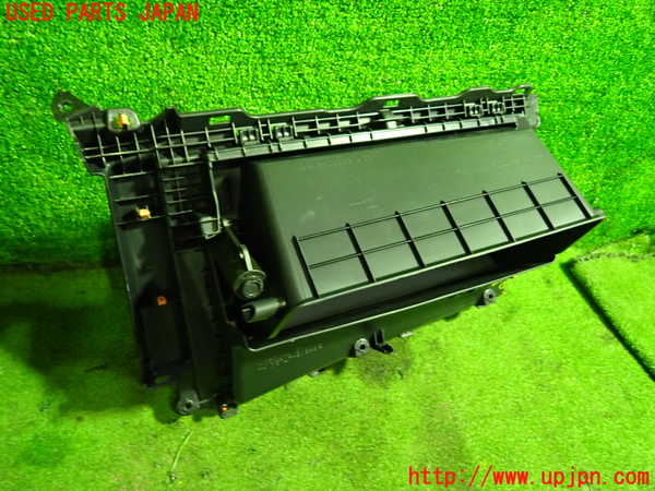 5UPJ-21967516]プリウス(ZVW60)グローブボックス1 中古_m0004.jpg