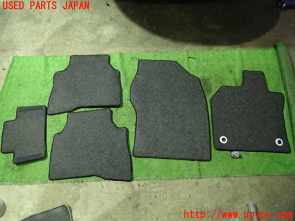 5UPJ-21967800]プリウス(ZVW60)フロアマット 中古_m0005.jpg