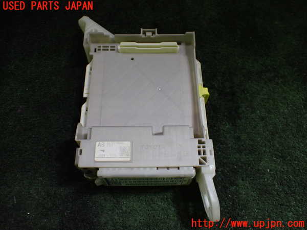 5UPJ-21976741]レクサス・RX450h(GYL15W)ヒューズボックス1 中古_m0001.jpg