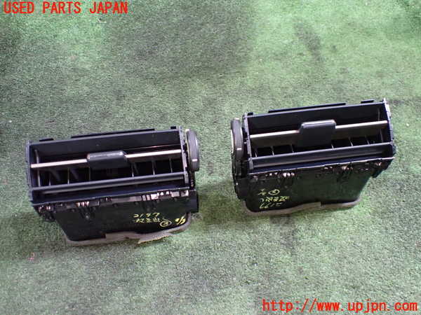 5UPJ-21977528]レクサス・RX450h(GYL15W)エアコン吹き出し口3 (真中) 中古_m0001.jpg