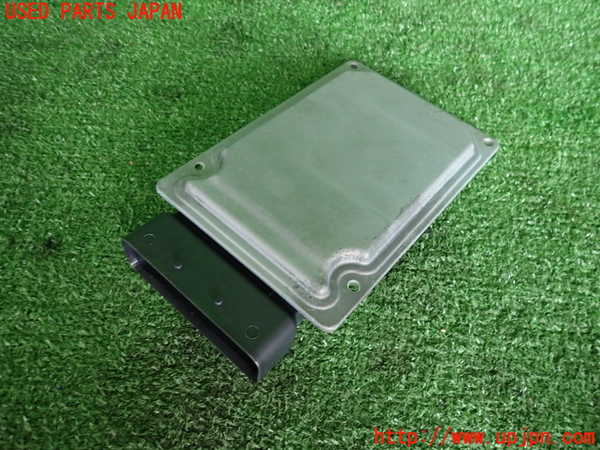 2UPJ-21996120]アウディ・TTS クーペ(FVCJXF)サスペンションコンピューター 中古 8V0907376E_m0002.jpg