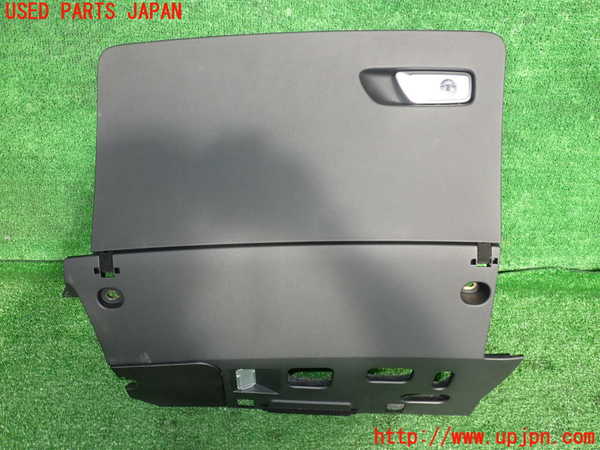 2UPJ-21997516]アウディ・TTS クーペ(FVCJXF)グローブボックス1 中古_m0001.jpg