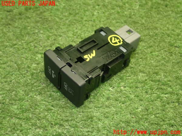 5UPJ-22006309]スイフトスポーツ(ZC33S)スイッチ4 (シートヒーター) 中古_m0002.jpg
