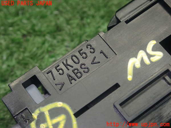 5UPJ-22006309]スイフトスポーツ(ZC33S)スイッチ4 (シートヒーター) 中古_m0004.jpg