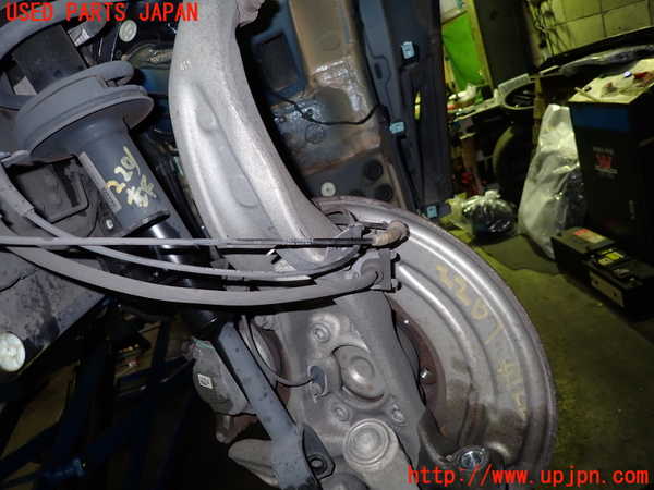 5UPJ-22014295]BMW 523d ツーリング(JM20 G31)左フロントナックルハブ 中古_m0002.jpg