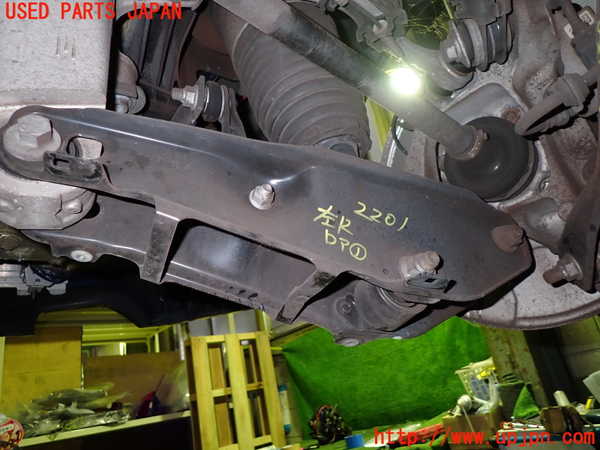 5UPJ-22015226]BMW 523d ツーリング(JM20 G31)左リアロアアーム1 中古_m0001.jpg